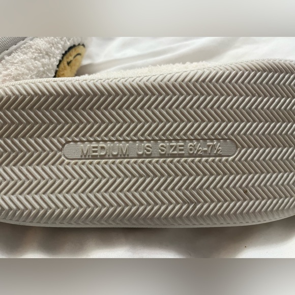 Slippers - Picture 3 of 3